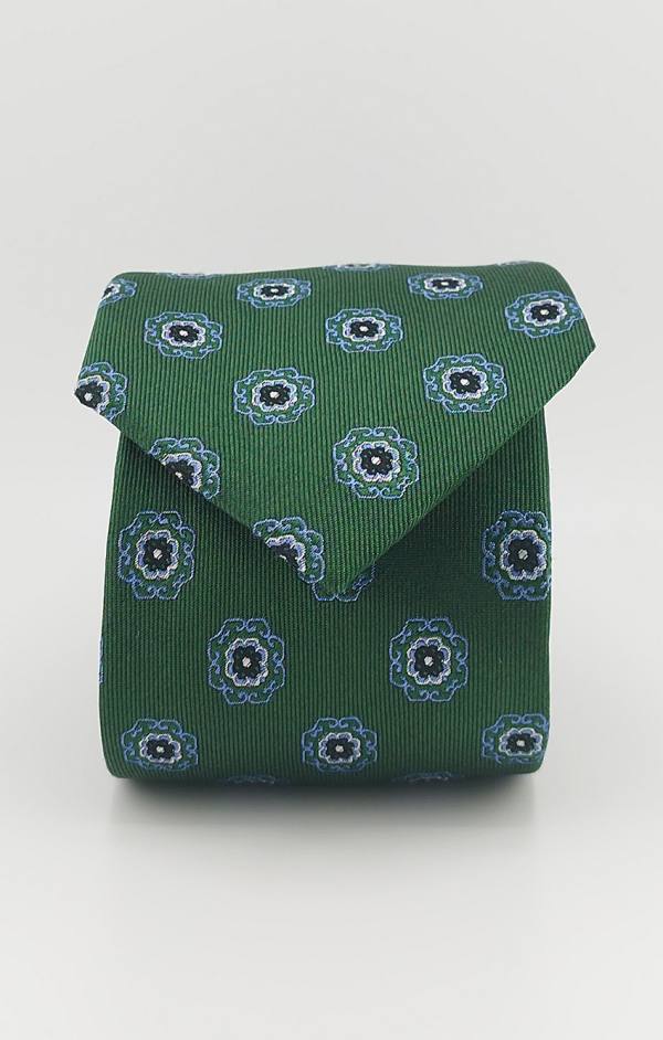 corbata medallon verde